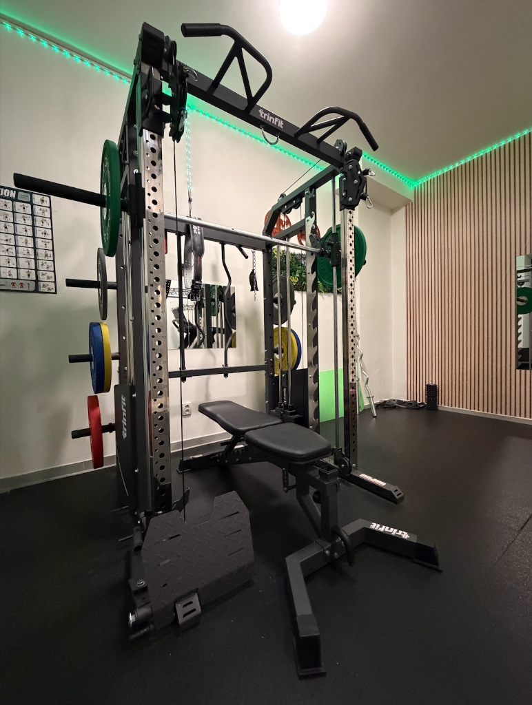 Primetime Gym - Vybavení pro silový trénink